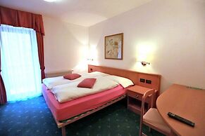 Hotel Chalet Alaska