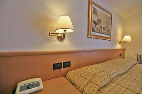 Hotel Chalet Alaska
