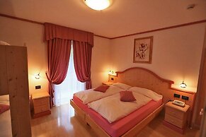 Hotel Chalet Alaska