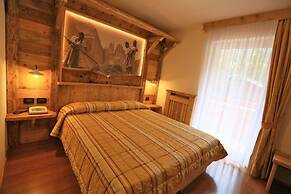 Hotel Chalet Alaska