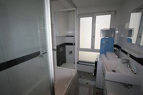 Amosa Liège City Centre Apart Regence 10