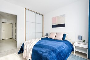 M&R Apartament Airport&Business DeLuxe Cybernetyki