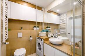 M&R Apartament Airport&Business DeLuxe Cybernetyki