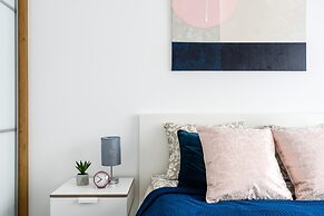 M&R Apartament Airport&Business DeLuxe Cybernetyki