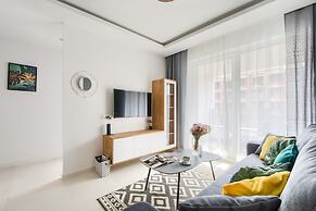 M&R Apartament Airport&Business DeLuxe Cybernetyki