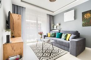 M&R Apartament Airport&Business DeLuxe Cybernetyki