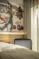 ADORO Aparthotel