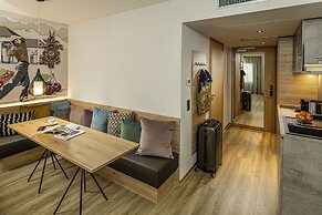 ADORO Aparthotel