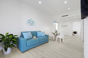Sara Home With Private Terrace, Air Conditioning and Internet Wi-fi