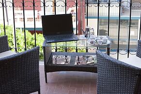 Sara Home With Private Terrace, Air Conditioning and Internet Wi-fi