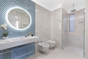 Sara Home With Private Terrace, Air Conditioning and Internet Wi-fi