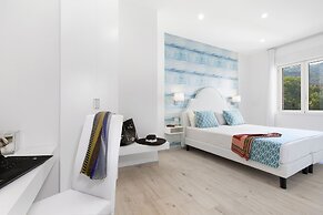 Sara Home With Private Terrace, Air Conditioning and Internet Wi-fi