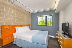 Barker Suites Southport