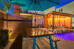 Modern 4BR Townhouse Near French Quarter