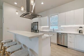 New Townhouse with 2 Balconies