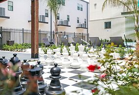 3 Level Brand New Townhouse in Mid City