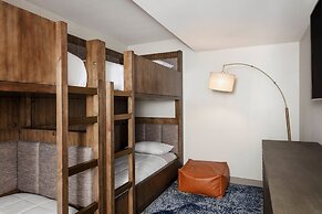 Delta Hotels by Marriott Virginia Beach Waterfront