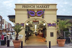 Modern Townhouse across Lafitte Greenway