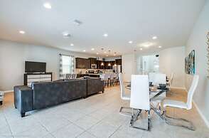 Fresh Heaven Pool Home by AV Dreams