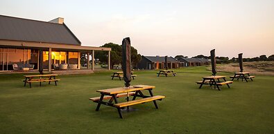 13th Beach Golf Lodges