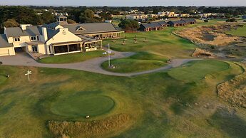 13th Beach Golf Lodges