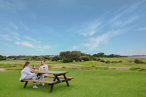 13th Beach Golf Lodges