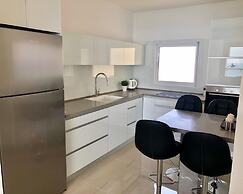 3BR Apt Beach View Best Loc Bat-Yam