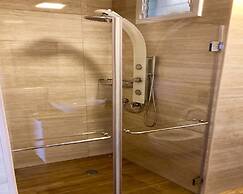 3BR Apt Beach View Best Loc Bat-Yam