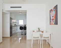 3BR Apt Beach View Best Loc Bat-Yam