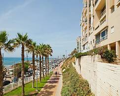 3BR Apt Beach View Best Loc Bat-Yam
