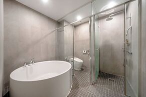 Cheonho Aria Hotel