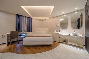 Cheonho Aria Hotel