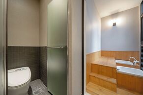 Cheonho Aria Hotel