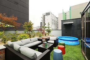 Cheonho Aria Hotel