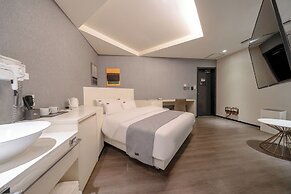 Cheonho Aria Hotel