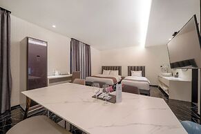 Cheonho Aria Hotel