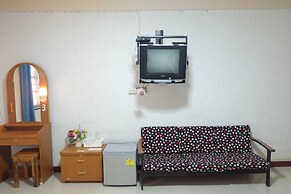 Baan Suan Chan Resort