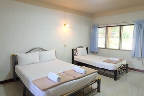 Baan Suan Chan Resort