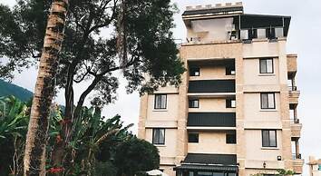 Propitious Castle B&B