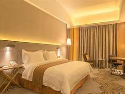The Summit Hotel