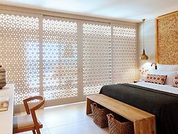 Elix, Mar-Bella Collection