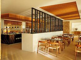 Elix, Mar-Bella Collection