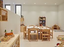 Elix, Mar-Bella Collection