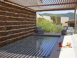 Elix, Mar-Bella Collection