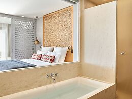 Elix, Mar-Bella Collection