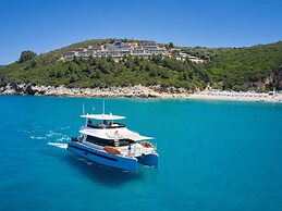 Elix, Mar-Bella Collection