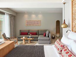 Elix, Mar-Bella Collection