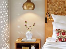 Elix, Mar-Bella Collection