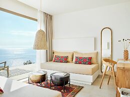 Elix, Mar-Bella Collection