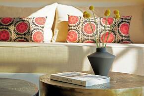 Elix, Mar-Bella Collection